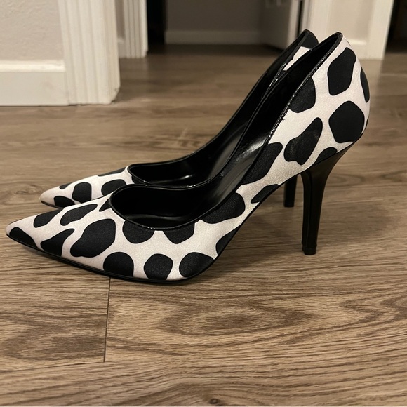 Cow print heels - Picture 3 of 6